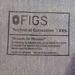 FIGS Technical Collection Catarina One-Pocket Scrub Top in a gray/charcoal XXS Photo 4
