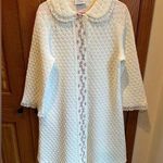 Vintage JC Penney Quilted Robe Lace Trim Floral Cottage Core Feminine White Sz M Size M Photo 0