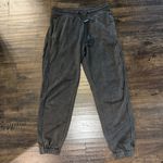 Alphalete Essential Oversized Joggers - Black Photo 1