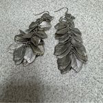 Silver metal cluster leaf leaves dangle earrings Photo 3