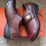 Propet Propét Women's Autumn Clog in Chocolate/Burgundy Photo 6