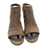 Sonoma Size 8.5 Peep Toe Tan Perforated Sandals Block Heel & Back Strap Photo 1