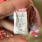 1.4.3. Story by Line Up  CORAL AND BLUE SLEEVELESS FLORAL TOP WITH CROCHET TRIM Sz M Photo 3