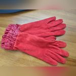 Red Suede and Leather ruffle Gloves Size 8 L Photo 1
