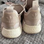 Adidas light pink  nmd Photo 4