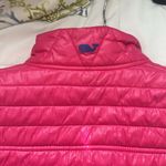 Vineyard Vines  Women's Puffer Vest Rhododendron Pink, Size M Photo 6