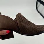 Baretraps Ridgely Block Heel Bootie brown faux leather side zip comfort size 8.5 Photo 4