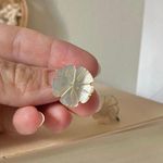Vintage Flower Mother of Pearl Screwback Earrings “April” Beachy Mermaidcore Jewelry White Photo 2