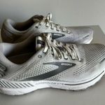 Brooks  Adrenaline GTS 22 White Women’s Sz 9.5 Photo 7