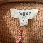 Umgee NEW‎  Cable Knit Sweater CrewNeck Pullover Textured Knit Camel Size Large Photo 3
