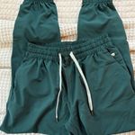 Vuori  Weekend Forest Green Joggers Photo 0