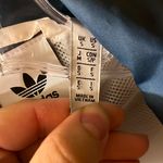 Adidas Women’s size small  windbreaker Photo 3