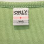 Old Navy Maternity Short Sleeve Ribbed Shirt Photo 3