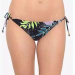 Salt & Cove Juniors Night Life Side Photo 0