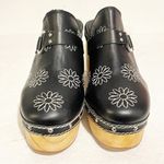 Urban Outfitters  Size 8 Black Uo Daizy Clog Shoes Wooden Heel Floral Print Photo 1