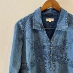 Novica Lily of The Incas Button Photo 5