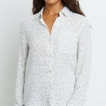 Rails Ellis Button Down Shirt in Grey Jaguar Print | Size Medium Photo 0