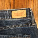 Levi's Women’s 525 Straight Leg Medium Wash Perfect Fit Denim Low Rise Jeans Sz 8 Photo 4