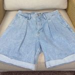 Abercrombie & Fitch  The Pleated Ultra High Rise Short 7" Photo 1