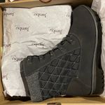 Jbu NEW!  Boots Women's Black Quilted Lace-Up Boots size 7.5 W Photo 2