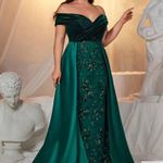 SheIn Emerald Dress/Gown Photo 0