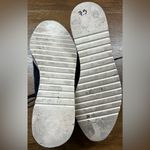 Source Unknown Women’s Size 7.5 Lace Up Flats Blue Suede Wingtip Oxford Shoe Photo 4