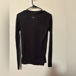 Lululemon  Swiftly Tech Long Sleeve Crew
Black Cherry / Black
W3AZHS
Size 8 Photo 2
