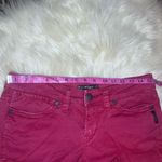 Silver Jeans  Toni 3 1/2 distressed crimson raw hem shorts sz 28 Photo 4