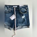 Zenana  Women’s NWT size large denim distressed shorts Photo 6