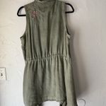 Standard Grace Vest Womens Medium Sleeveless Waterfall Drape Floral Embroidered Green Photo 8