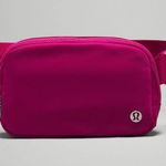 Lululemon NWT  Everywhere Belt Bag Wild Berry Photo 3