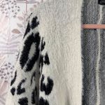 Roffe Leopard Print Ivory Black Soft Fuzzy Knit Shrug Open Front One Size Size undefined Photo 8