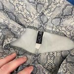 Onzie Vamp Grey White Snake Print Leggings Yoga Activewear Workouts Small/Medium Photo 3