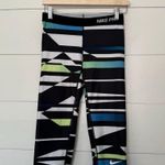 Nike  Pro Women’s Small Fitted Patterned Cropped Pants Photo 0
