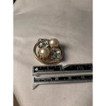 Vintage faux pearl and rhinestone gold toned regal brooche Photo 3
