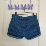 NWOT | Women’s regular waist striped denim shorts — size 4‎ Blue Photo 2