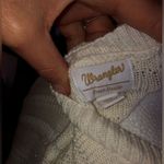 Wrangler Hey symmetrical cream, long sleeve sweater size medium Photo 2
