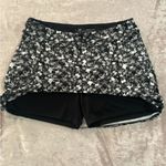 Tranquility by Colorado Clothing Black and White Floral Mini Skirt Size undefined Photo 3