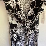 Laundry by Design NWT  wrap short sleeve dress Photo 4
