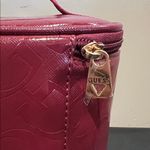 Guess  | Iconic Logo Glossy Wine Cosmetic Case Photo 6