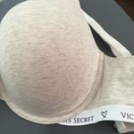 Victoria's Secret VS T-Shirt Bra Photo 1