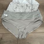 Athleta 3” Laser Run Short Taupe Banana Leaf Print Medium Rise Gray Size Medium Photo 4