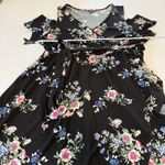 Torrid  Black Pink Floral Cold Shoulder‎ Stretch Wrap Dress Size 2X Photo 8