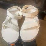 Teva WHITE FLATFORM UNIVERSAL SANDALS NWT size 7 Photo 1