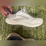 Brooks  running shoes Photo 4