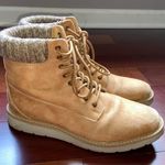 White Mountain Cliffs  Malini Boots Photo 0