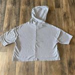 Fabletics Ashley Dove Gray Short Sleeve Hoodie Womens XS Cropped Photo 1