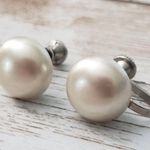 Vintage Screw On Earrings Photo 1