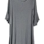 Harlow & Rose Black & White Striped T Photo 0