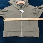 Forever 21  Olive Green Ribbed Women's Zip Front Cropped Hoodie‎ Jacket Size M Photo 10